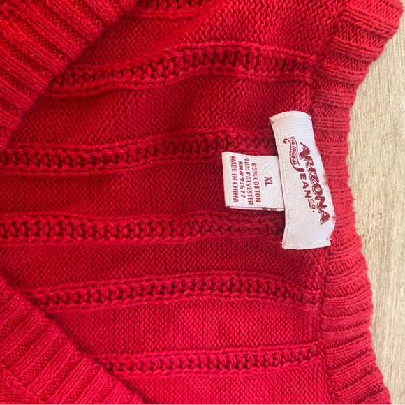 Red sweater - Picture 2 of 3